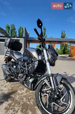 Мотоцикл Без обтекателей (Naked bike) Bajaj Dominar D400 2020 в 