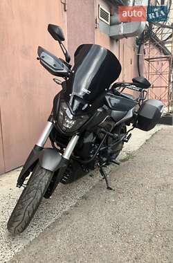 Мотоцикл Без обтекателей (Naked bike) Bajaj Dominar D400 2020 в 