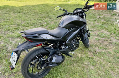 Мотоцикл Без обтекателей (Naked bike) Bajaj Dominar D400 2020 в 