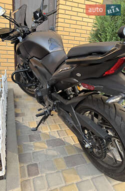 Мотоцикл Без обтекателей (Naked bike) Bajaj Dominar D400 2024 в 