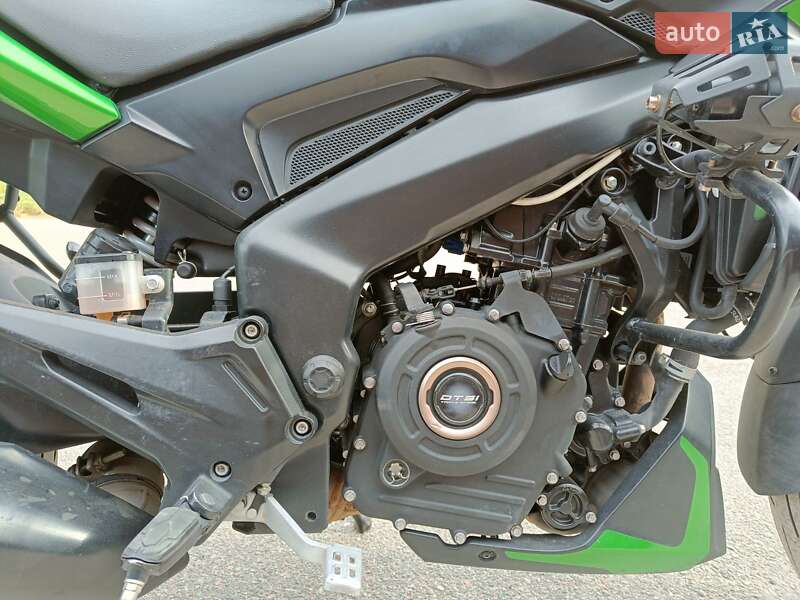 Мотоцикл Классік Bajaj Dominar D400 2020 в Немішаєве