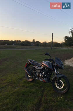 Спортбайк Bajaj Pulsar 180 2023 в 