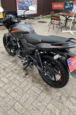 Спортбайк Bajaj Pulsar 180 2023 в 