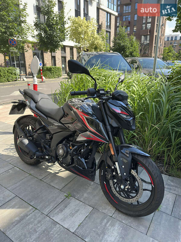 Bajaj Pulsar N250 2024