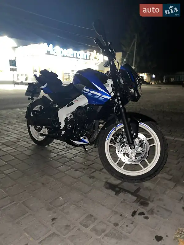 Мотоцикл Спорт-туризм Bajaj Pulsar NS200 2021 в 