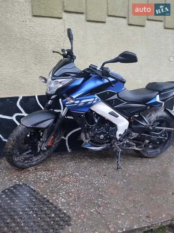 Мотоцикл Классік Bajaj Pulsar NS200 2023 в 