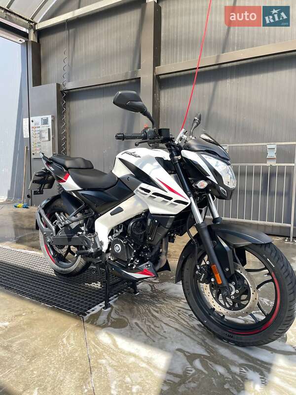 Bajaj Pulsar NS200 2023