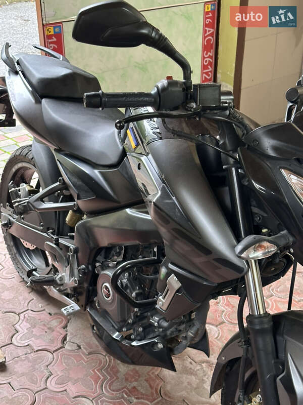 Мотоцикл Супермото (Motard) Bajaj Pulsar NS200 2019 в 