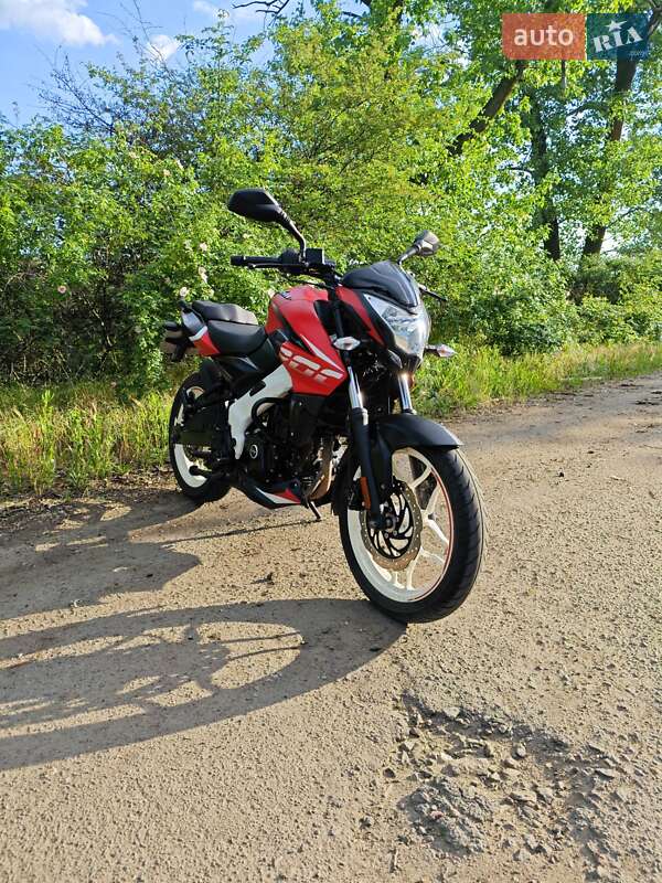 Мотоцикл Без обтекателей (Naked bike) Bajaj Pulsar NS200 2021 в 