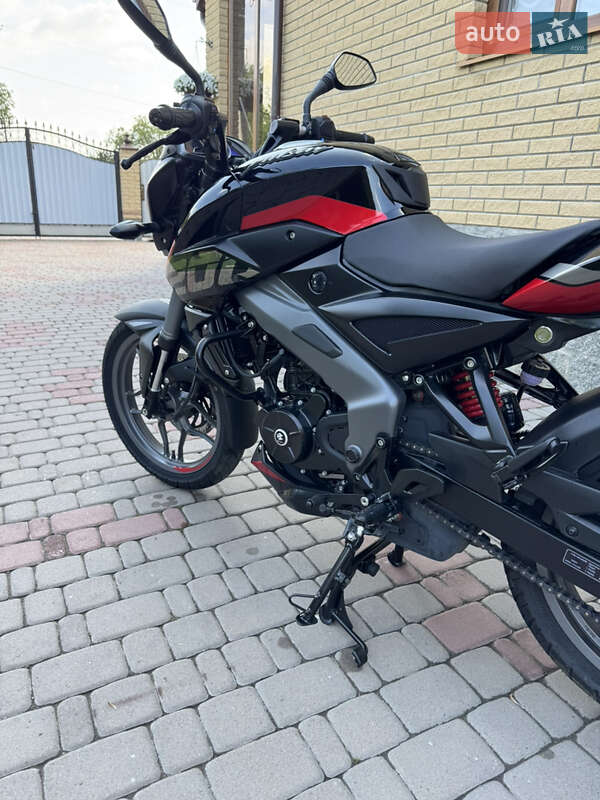 Мотоцикл Багатоцільовий (All-round) Bajaj Pulsar NS200 2024 в Христинівці