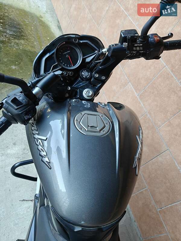 Мотоцикл Без обтікачів (Naked bike) Bajaj Pulsar NS200 2021 в Кропивницькому фото 2 Мотоцикл Без обтікачів (Naked bike) Bajaj Pulsar NS200 2021 в Кропивницькому