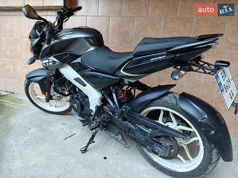 Мотоцикл Без обтікачів (Naked bike) Bajaj Pulsar NS200 2021 в Кропивницькому фото 3 Мотоцикл Без обтікачів (Naked bike) Bajaj Pulsar NS200 2021 в Кропивницькому