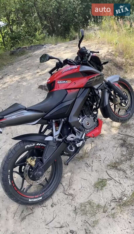 Спортбайк Bajaj Pulsar NS200 2017 в 