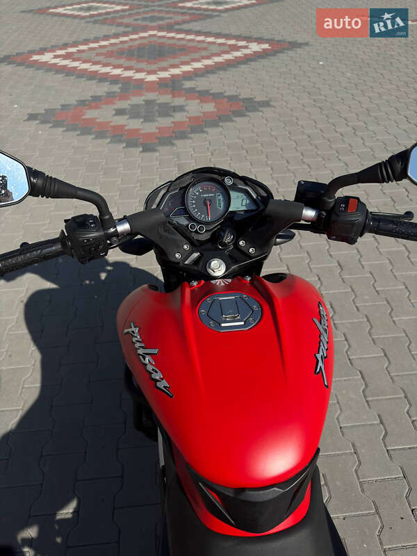 Мотоцикл Классік Bajaj Pulsar NS200 2021 в Теофіполі