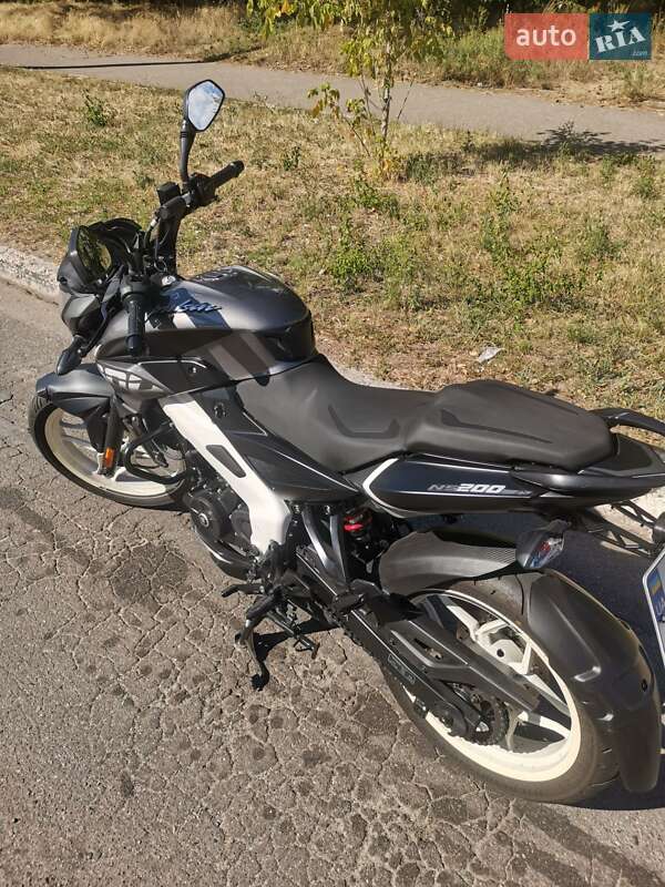 Мотоцикл Многоцелевой (All-round) Bajaj Pulsar NS200 2021 в 