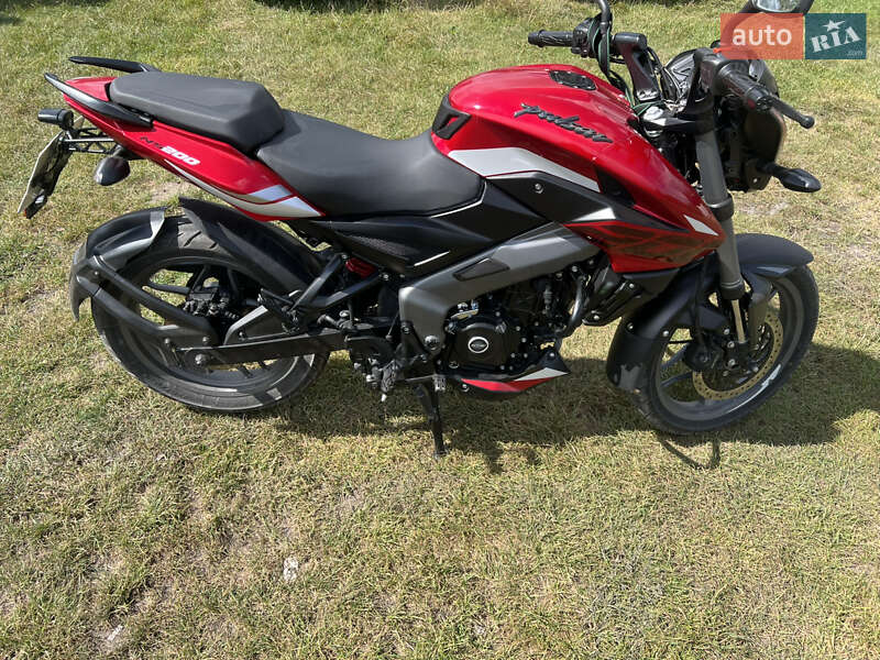 Мотоцикл Без обтекателей (Naked bike) Bajaj Pulsar NS200 2024 в Бродах