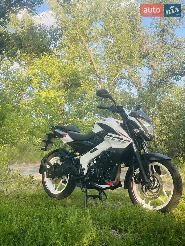 Bajaj Pulsar NS200 2021