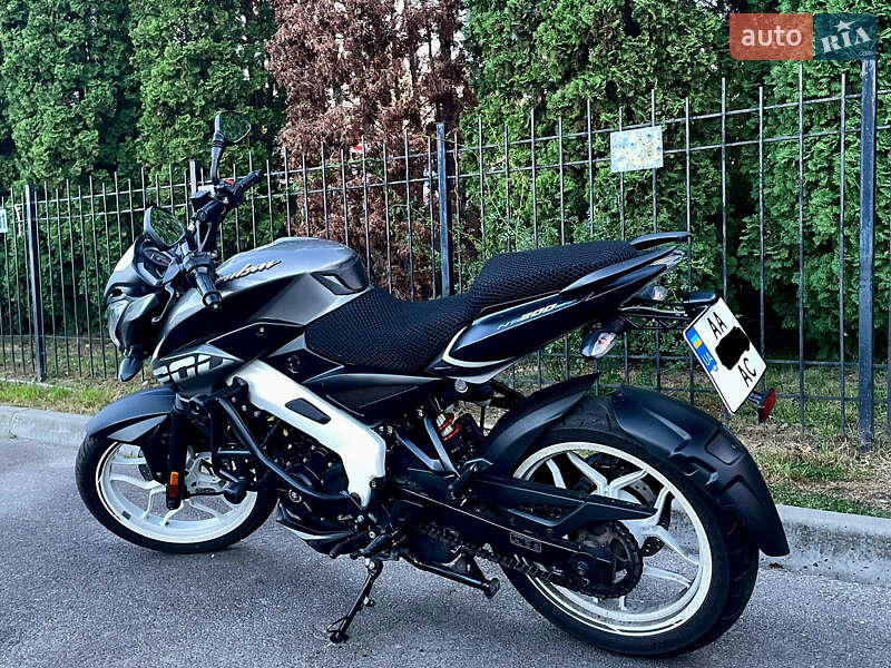 Bajaj Pulsar NS200 2021