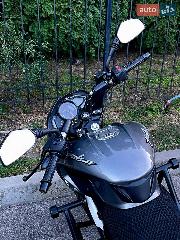 Мотоцикл Без обтекателей (Naked bike) Bajaj Pulsar NS200 2021 в Броварах фото 6 Мотоцикл Без обтекателей (Naked bike) Bajaj Pulsar NS200 2021 в Броварах