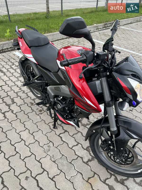 Мотоцикл Без обтікачів (Naked bike) Bajaj Pulsar NS200 2024 в Бродах фото 4 Мотоцикл Без обтікачів (Naked bike) Bajaj Pulsar NS200 2024 в Бродах
