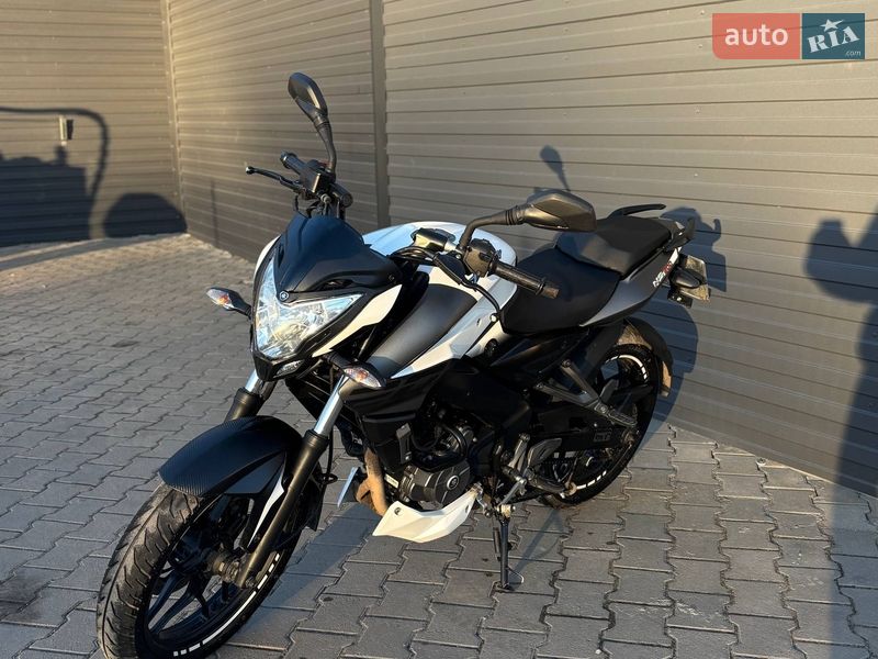 Bajaj Pulsar NS200 2021