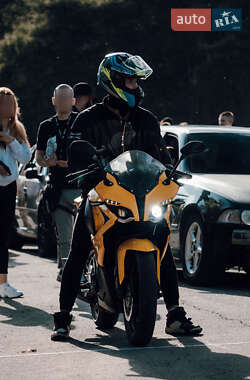 Спортбайк Bajaj Pulsar RS200 2016 в 