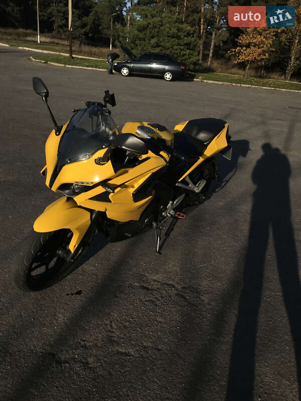 Спортбайк Bajaj Pulsar RS200 2016 в Горішніх Плавнях