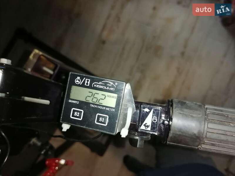 Лодка Bark B 2022 в Чернигове