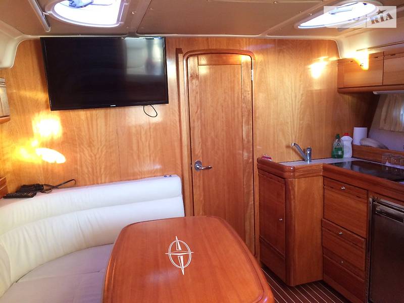 Моторна яхта Bavaria Sport 2009 в Києві