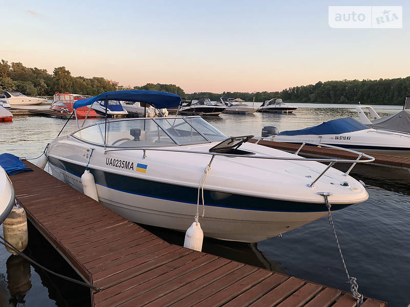 Моторная яхта Bayliner 2352 2001 в Киеве