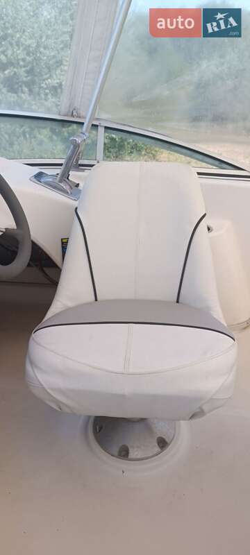 Моторная яхта Bayliner 2859 1999 в Кельменцах
