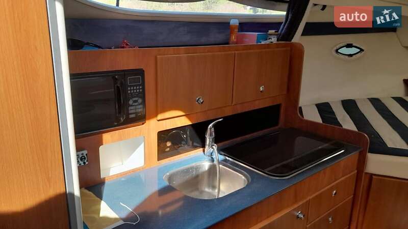 Моторная яхта Bayliner 305 2008 в Киеве