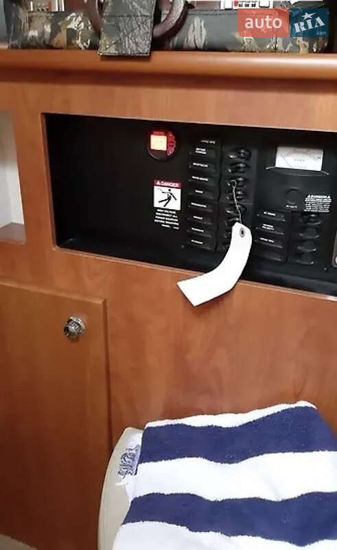 Моторная яхта Bayliner 320 2008 в Киеве