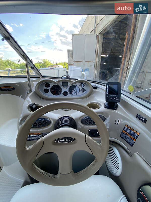 Катер Bayliner Capri 2007 в Кременчуге