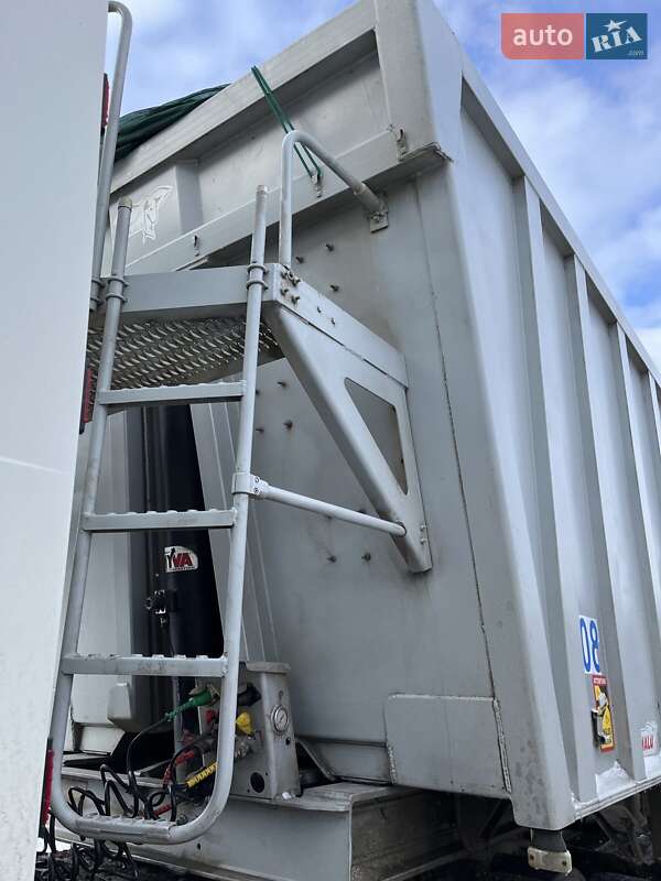 Зерновоз - напівпричіп Benalu Benalu 2008 в Шептицькому