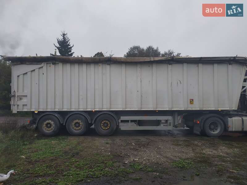 Зерновоз - напівпричіп Benalu Benalu 2013 в Старокостянтинові