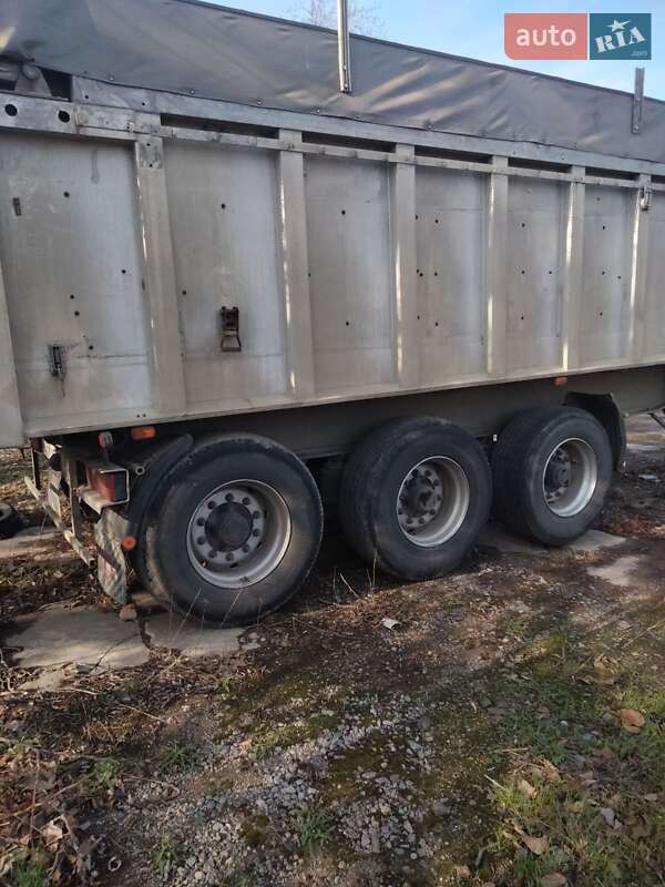 Самоскид напівпричіп Benalu Benalu 2003 в Умані