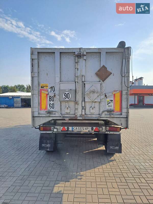 Самоскид напівпричіп Benalu Benalu 2002 в Черкасах