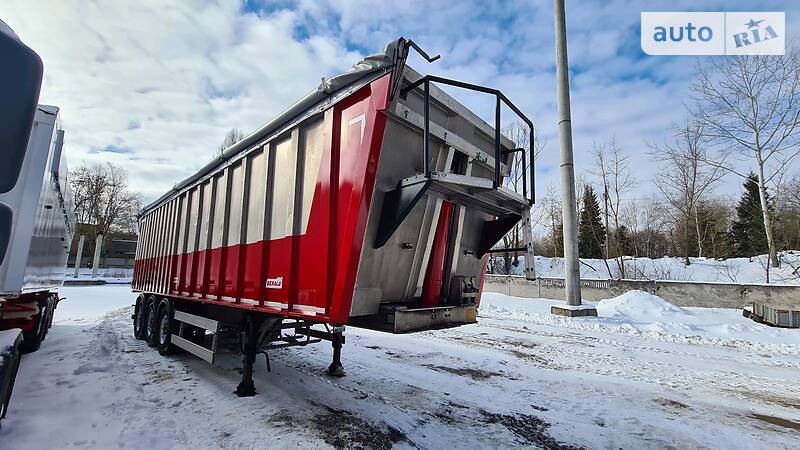 Самосвал полуприцеп Benalu C34CMS01 2013 в Виннице