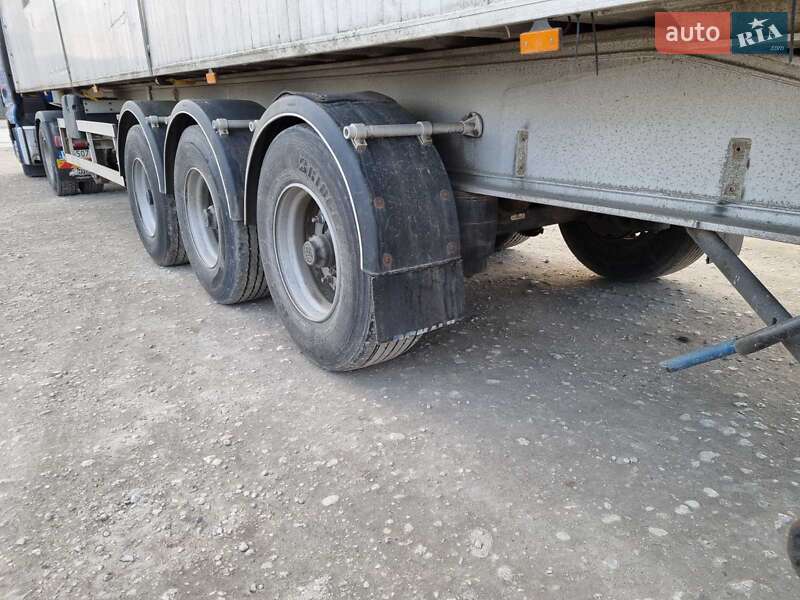 Самосвал полуприцеп Benalu Fruehauh 2010 в Виннице