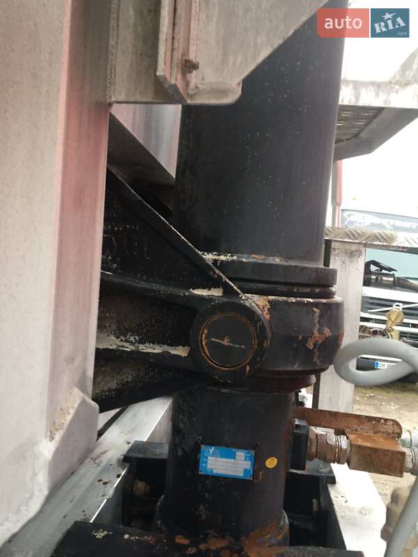 Зерновоз - полуприцеп Benalu TF34C1 2001 в Виннице