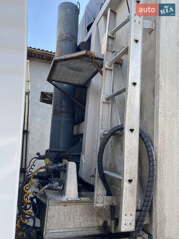 Зерновоз - полуприцеп Benalu TF34C1 2003 в Новомосковске фото 7 Зерновоз - полуприцеп Benalu TF34C1 2003 в Новомосковске