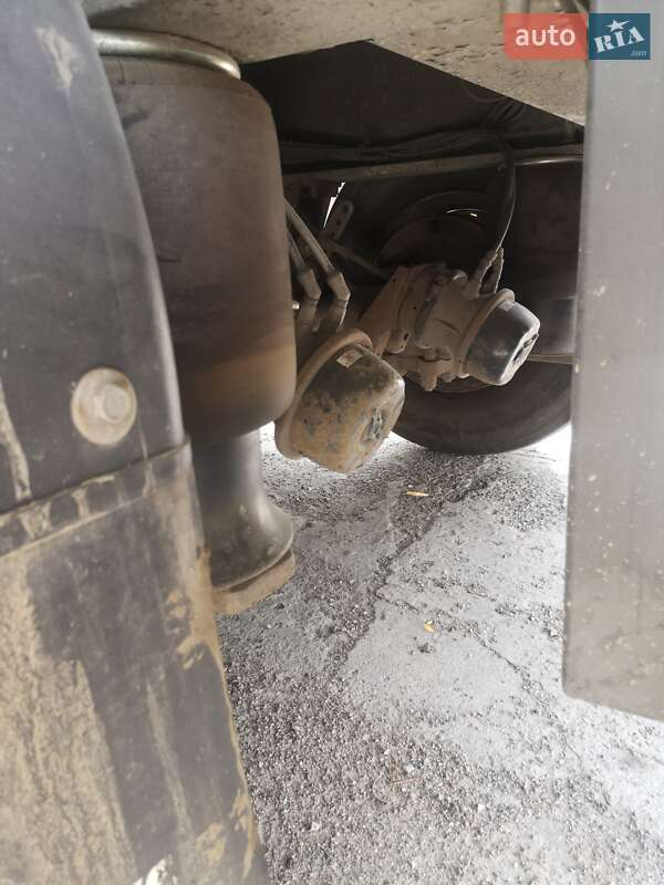 Зерновоз - полуприцеп Benalu TF34C1 1996 в Киеве