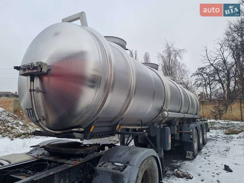 Цистерна полуприцеп Benalu TF34C1 2000 в Черкассах