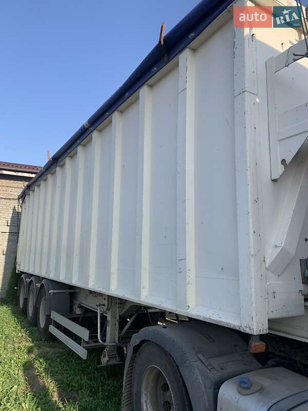 Самоскид напівпричіп Benalu TF34C1 2000 в Львові
