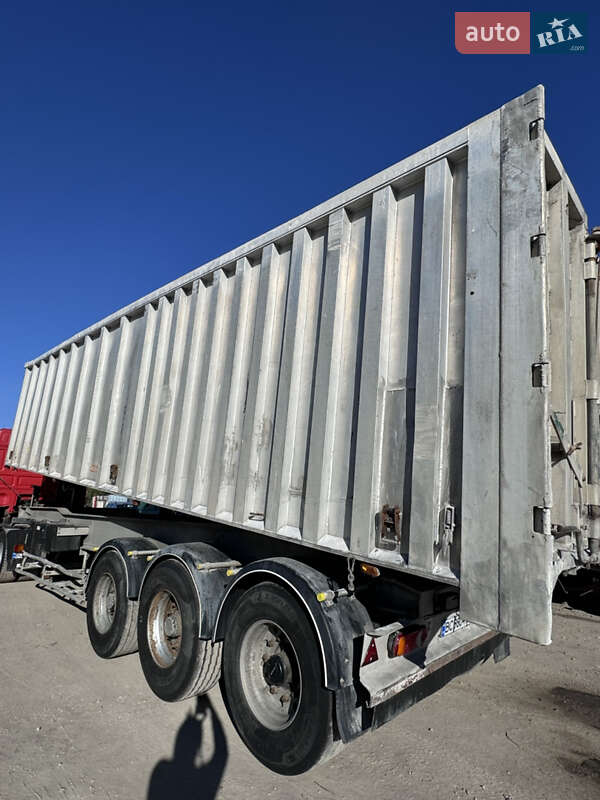 Зерновоз - полуприцеп Benalu TF34C1 2000 в Львове