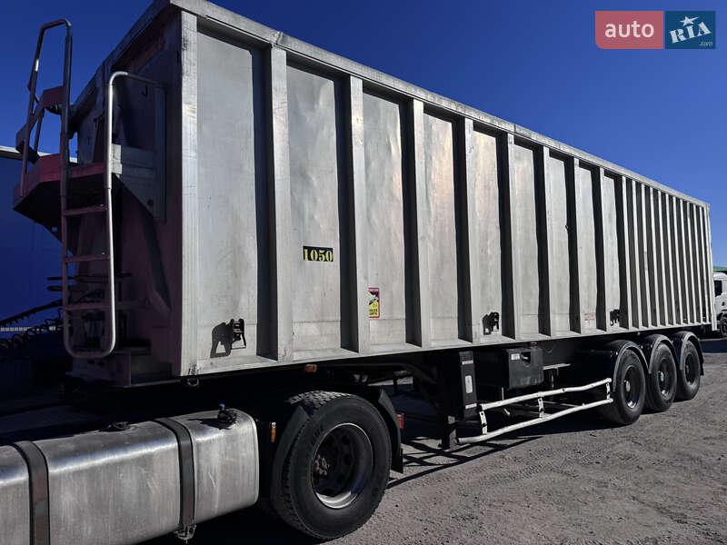 Зерновоз - полуприцеп Benalu TF34C1 2000 в Львове