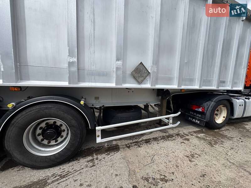 Самосвал полуприцеп Benalu TF34C1 2000 в Броварах