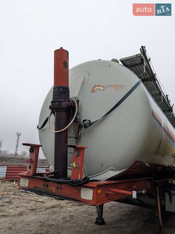 Цистерна полуприцеп Benalu TF 1992 в Кременчуге