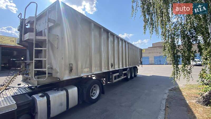 Самосвал полуприцеп Benalu TX 2001 в Шполе